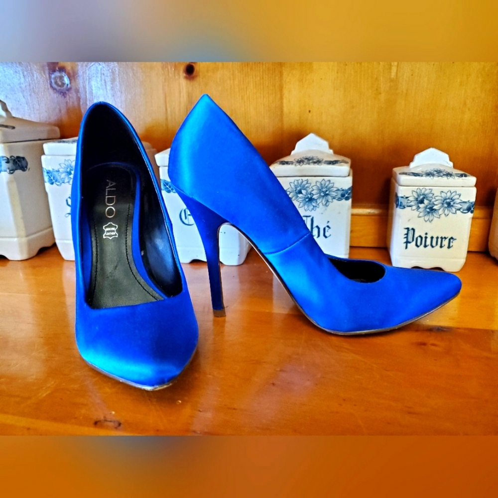 💙👠ALDO Blue Satin Pumps/Heels👠💙